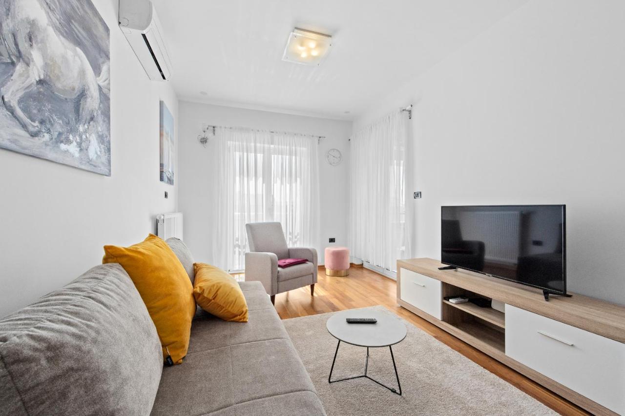 Feniks Fazana Apartman Extérieur photo