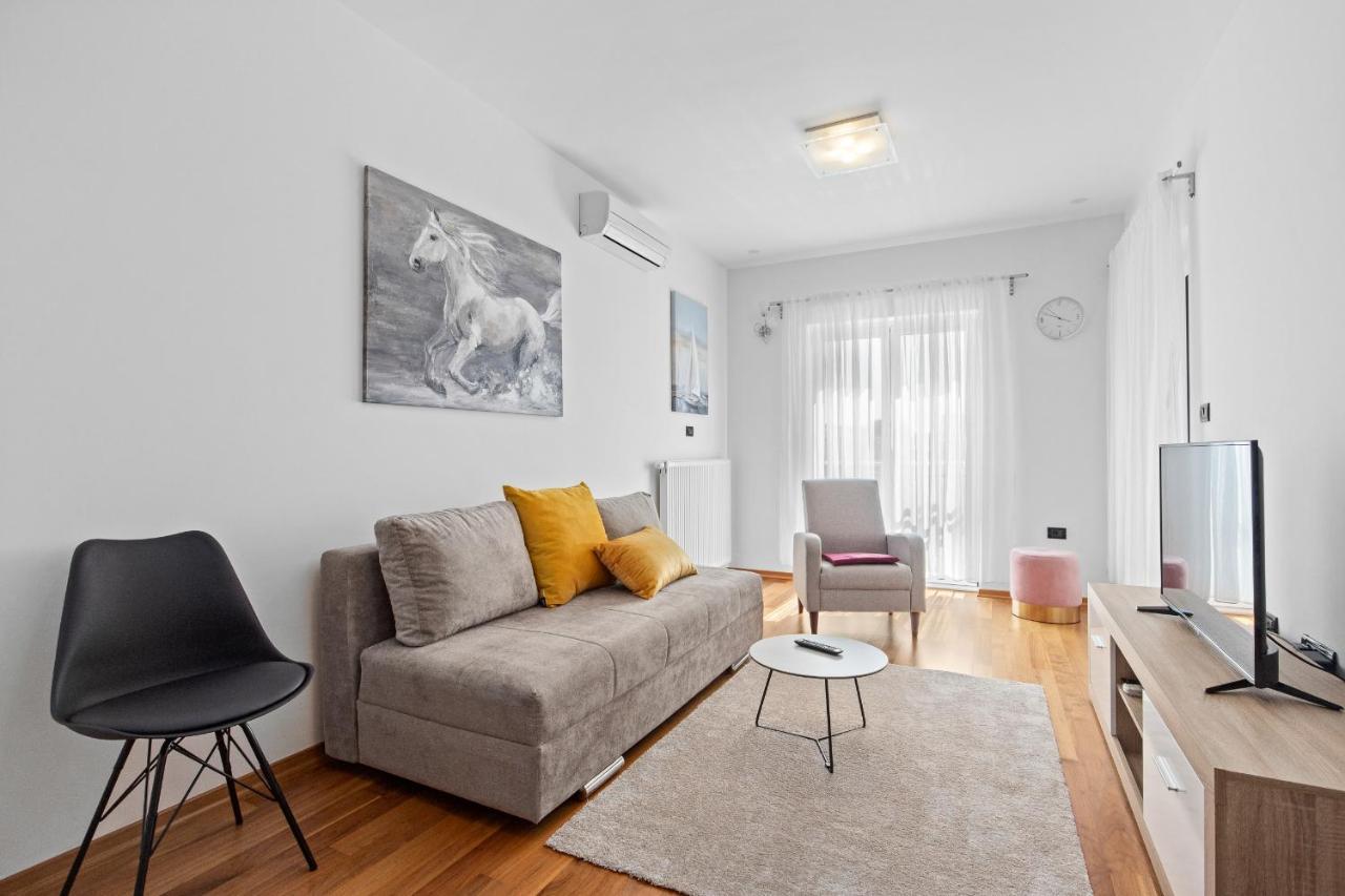 Feniks Fazana Apartman Extérieur photo